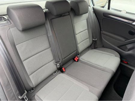 2012 Volkswagen Golf - thumbnail 12