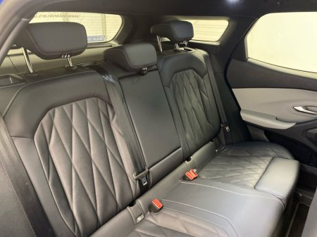 2025 Ford Explorer Premium 77kWh Extended Range RWD €42,995 thumbnail