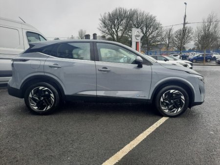 2025 Nissan Qashqai - thumbnail 4