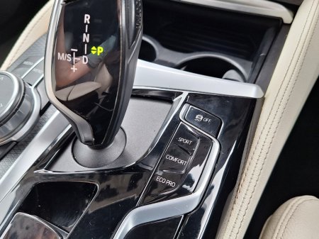 2023 BMW 5 Series - thumbnail 23