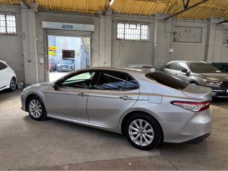 2020 Toyota Camry - thumbnail 6