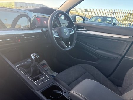 2024 Volkswagen Golf 1.0 TSI 110HP Life €24,975 thumbnail