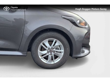 2024 Toyota Yaris 1.5 HYBRID LUNA 4DR €24,950 thumbnail