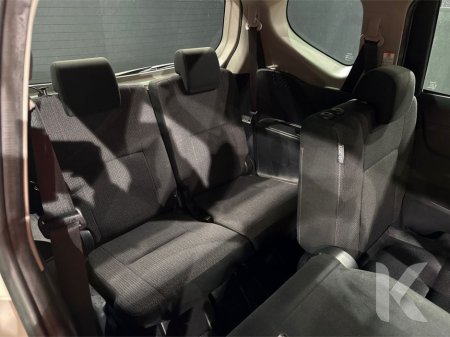 2019 Toyota Sienta - thumbnail 11