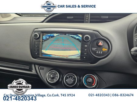 2016 Toyota Yaris - thumbnail 8