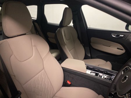 2026 Volvo XC60 - thumbnail 11