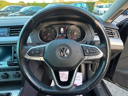 2020 Volkswagen Passat - thumbnail 22