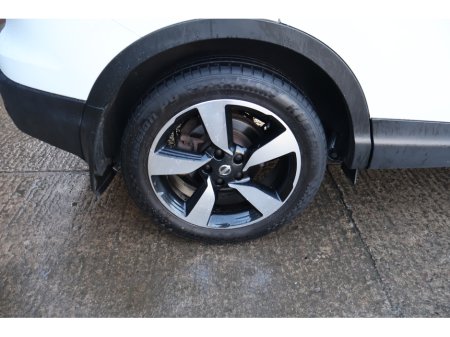 2017 Nissan Qashqai SV PREMIUM  Low Mileage Huge Spec €15,495 thumbnail
