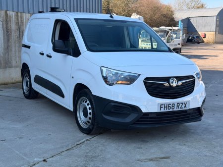 2019 Vauxhall Combo - photo 2