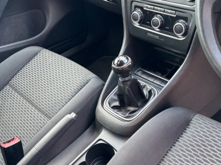 2010 Volkswagen Golf - thumbnail 13