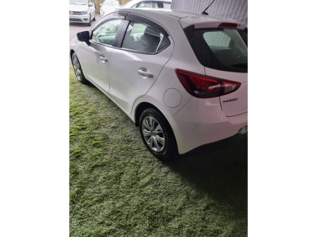 2016 Mazda Demio - thumbnail 4