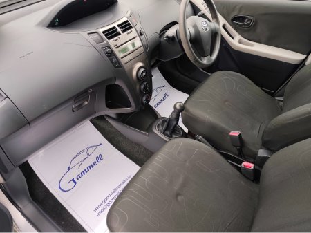 2009 Toyota Yaris - thumbnail 10