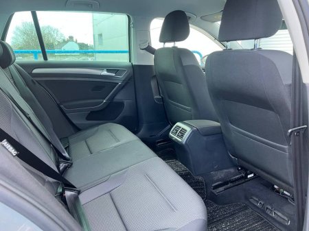 2020 Volkswagen Golf 2.0 TDI * HUGE SPEC * // 360 PARKING SENSORS // APPLE CARPLAY/ANDROID AUTO // HEADS-UP DISPLAY €21,900 thumbnail