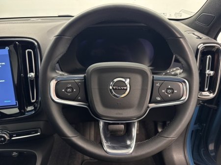 2023 Volvo XC40 - thumbnail 13