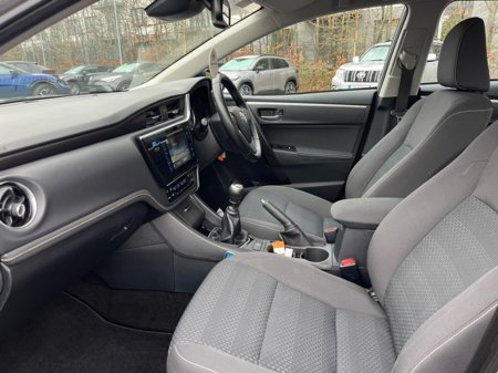 2018 Toyota Corolla - thumbnail 6