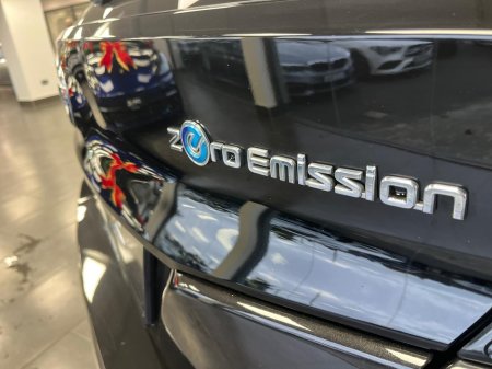 2021 Nissan Leaf - thumbnail 13