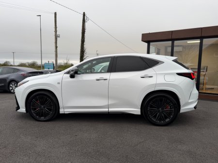 2023 Lexus NX 450 h+ - thumbnail 9