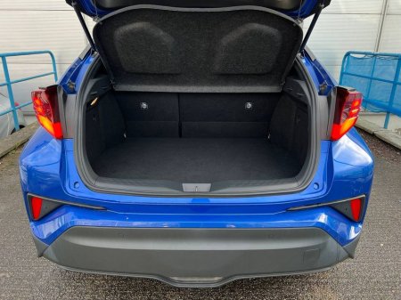 2019 Toyota C-HR 1.8 HYBRID // SERVICE HISTORY // TOP VIEW PARKING CAMERAS // DUAL ZONE CLIMATE CONTROL €19,900 thumbnail