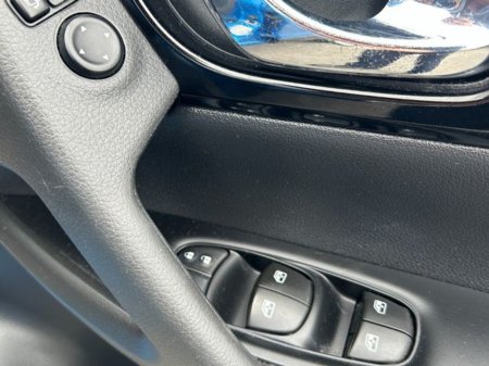 2018 Nissan Qashqai - thumbnail 17