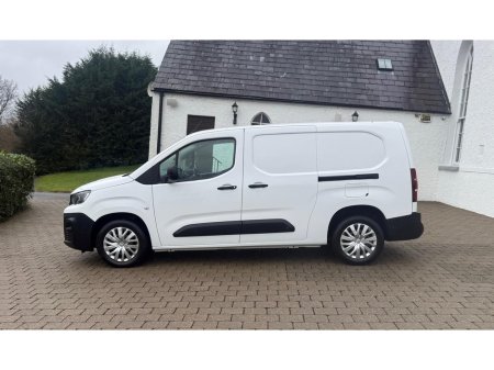 2022 Peugeot Partner 1.5 BLUE HDI 100 LONG BODY 6.2 €13,750 thumbnail