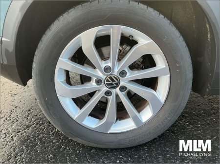 2024 Volkswagen T-Roc T-ROC EDITION 75 2.0TDI M6F 116HP €33,950 thumbnail