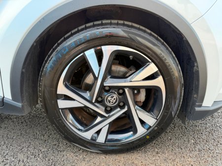 2023 Toyota C-HR - thumbnail 5