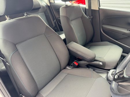 2016 Volkswagen Polo - thumbnail 8