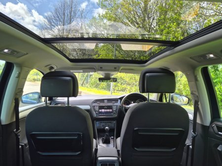 2017 Volkswagen Tiguan - thumbnail 17