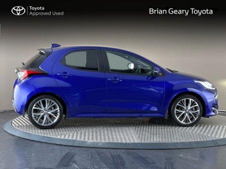 2024 Toyota Yaris PLATINUM Sunroof €28,950