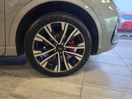 2025 Ford Kuga ST-LINE X PHEV PAN ROOF €42,900 thumbnail