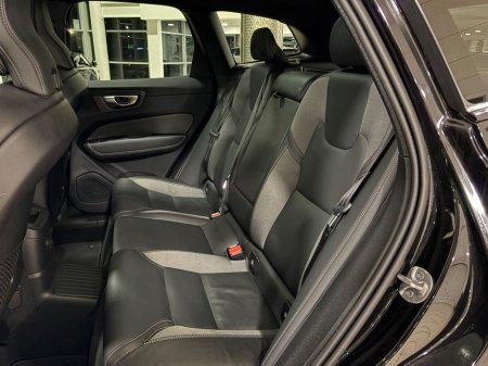 2025 Volvo XC60 - thumbnail 13