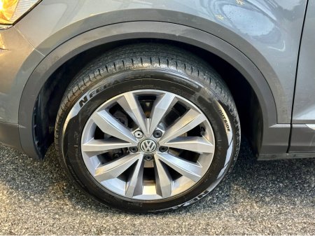2019 Volkswagen T-Roc 1.0 TSI DESIGN 115PS €18,500 thumbnail
