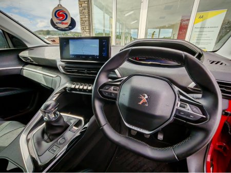 2022 Peugeot 5008 ALLURE BLUEHDI S/S €35,800