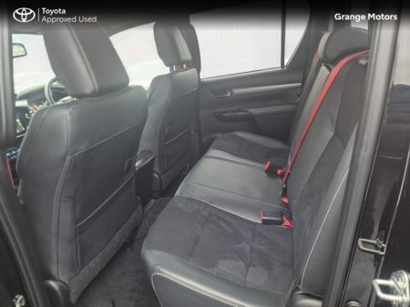 2025 Toyota Hilux 2.8 GR SPORT II CREWCAB €66,950 thumbnail