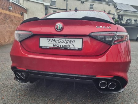 2025 Alfa Romeo Giulia V6 BI-TURBO QUADRIFOGLIO thumbnail