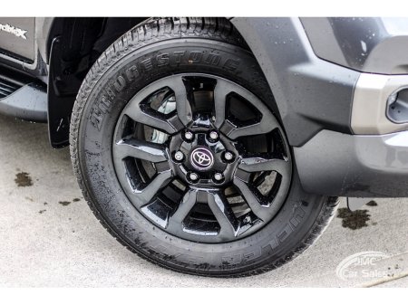 2026 Toyota Hilux - thumbnail 6