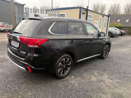 2016 Mitsubishi Outlander PHEV 2.0L MIVEC 4WD 5-Seater Instyle €12,995 thumbnail
