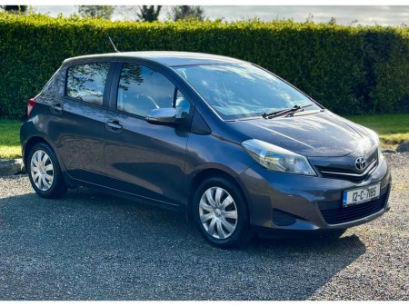 2012 Toyota Yaris - thumbnail 7