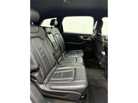 2018 Audi Q7 - thumbnail 8