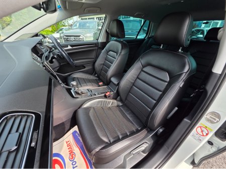 2020 Volkswagen Golf 1.4 FULL LEATHER SEATS ELECTRIC MEMORY SEATS  NAVI VIRTUAL CLOCKS ANDROID AUTO CARPLAY BLIND SPOT REAR TRAFFIC ASSIST ROAD SIGN RECOGNIZING  LANE ASSIST LOW TAX BAND €22,950 thumbnail