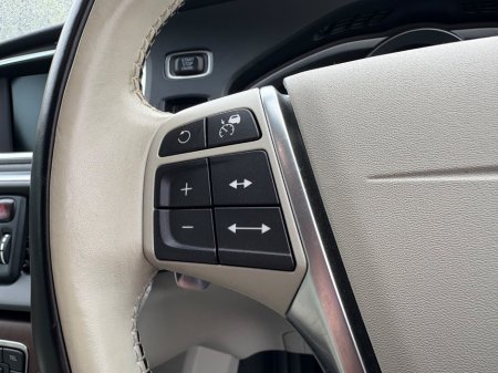 2017 Volvo V40 - thumbnail 25