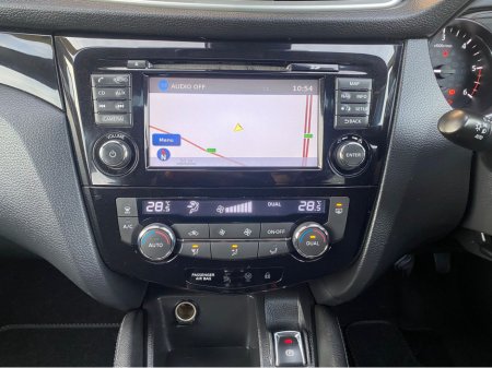 2016 Nissan Qashqai 1.5 SV MY16 SP+NC E6 4 4DR €10,450 thumbnail