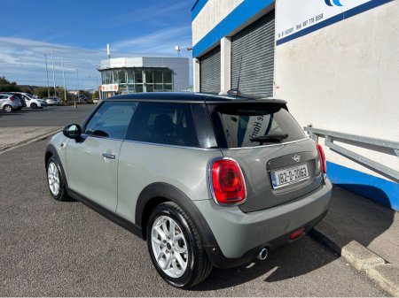 2018 MINI Hatch COOPER. FINANCE AVAILABLE. TRADE IN WELCOME. www.nangleharris.ie. ALL CARS CHECKED WITH MOTORCHECK.IE CALL 01 5620011 €12,900