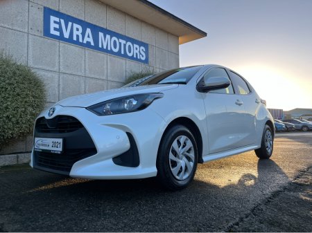 2021 Toyota Yaris X HYBRID 1.5 AUTOMATIC PETROL //KEYLESS ENTRY//REVERSE CAMERA//ADAPTIVE CRUISE CONTROL// €15,950 thumbnail