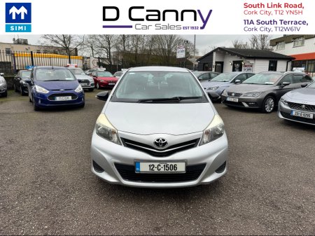 2012 Toyota Yaris - thumbnail 2