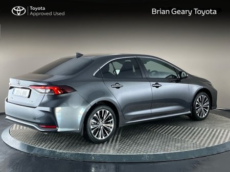 2025 Toyota Corolla LunaSport Hybrid €33,950