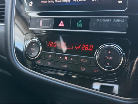 2018 Mitsubishi Outlander (182) 2.4 4HS PHEV AUTO €18,950 thumbnail