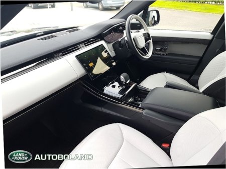 2024 Land Rover Range Rover Sport * 5 years or 150,000 KM Warranty * 3.0 PHEV P460e Dynamic SE - Sliding Pan Roof, Cold Climate Pack, Electric Deployable Towbar €102,995