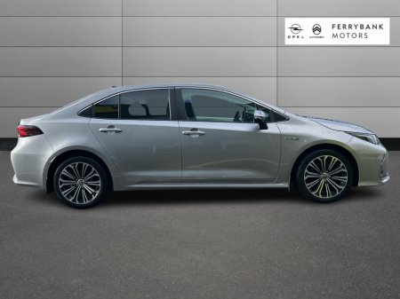 2022 Toyota Corolla HYBRID LUNA SPORT 4DR €21,950 thumbnail