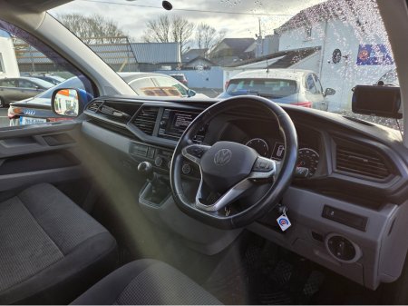 2023 Volkswagen Transporter T28 STARTLINE TDI €25,950 thumbnail